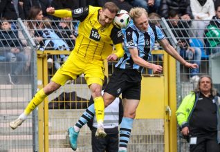 [VIDEO] Le SV Waldhof Mannheim et Dortmund II se quittent sur un 0-0 devant une affluence record