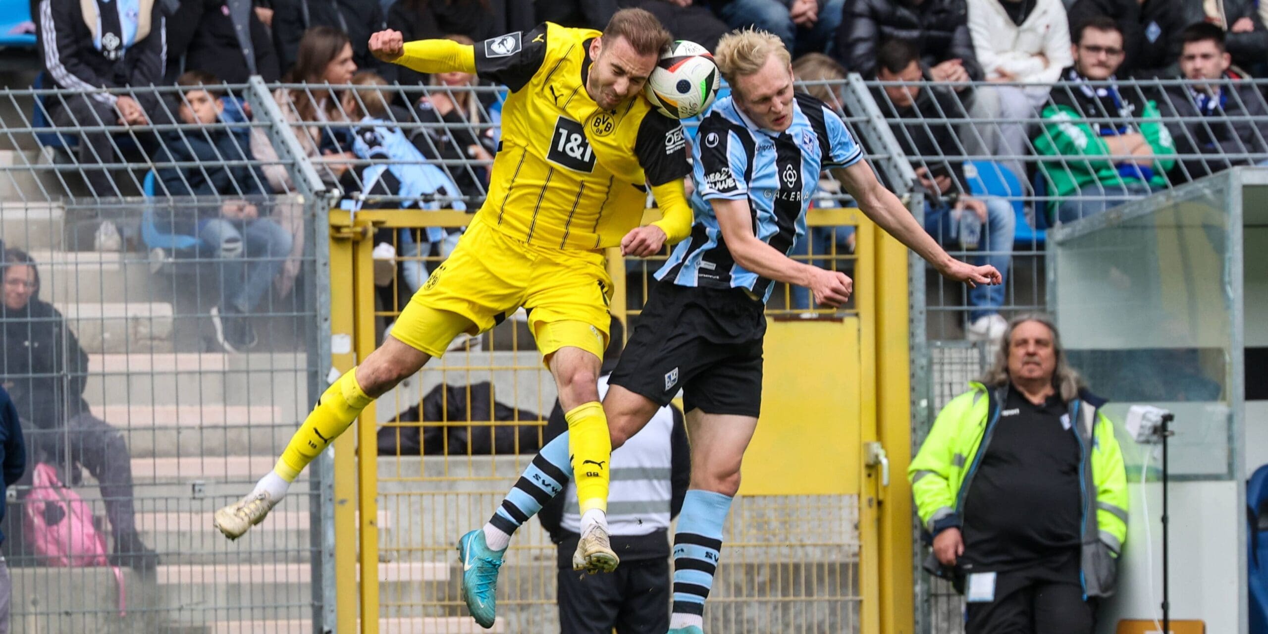 [VIDEO] Le SV Waldhof Mannheim et Dortmund II se quittent sur un 0-0 devant une affluence record