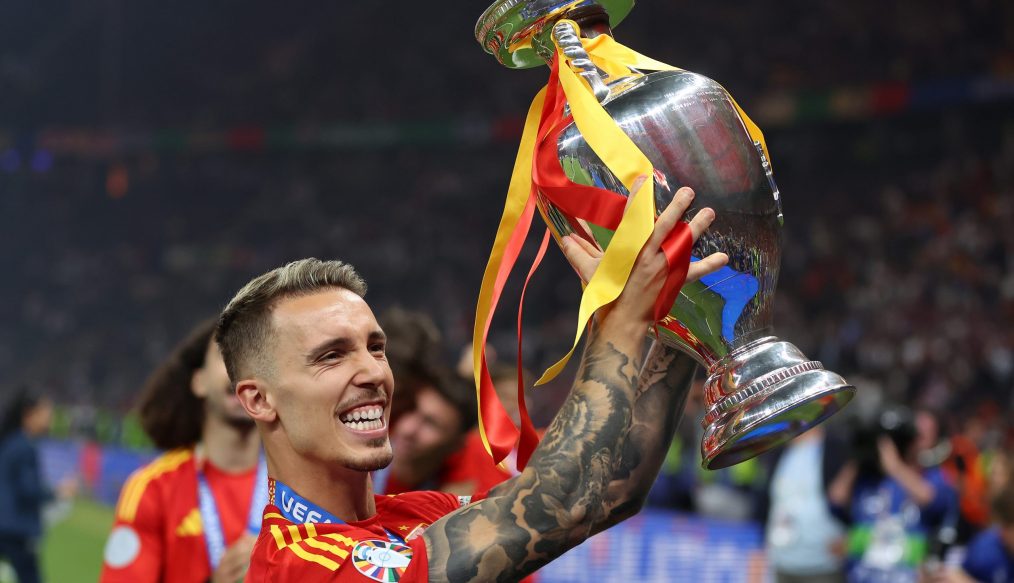 Grimaldo vise un retour en Espagne : “C’est mon objectif, et Leverkusen le sait”