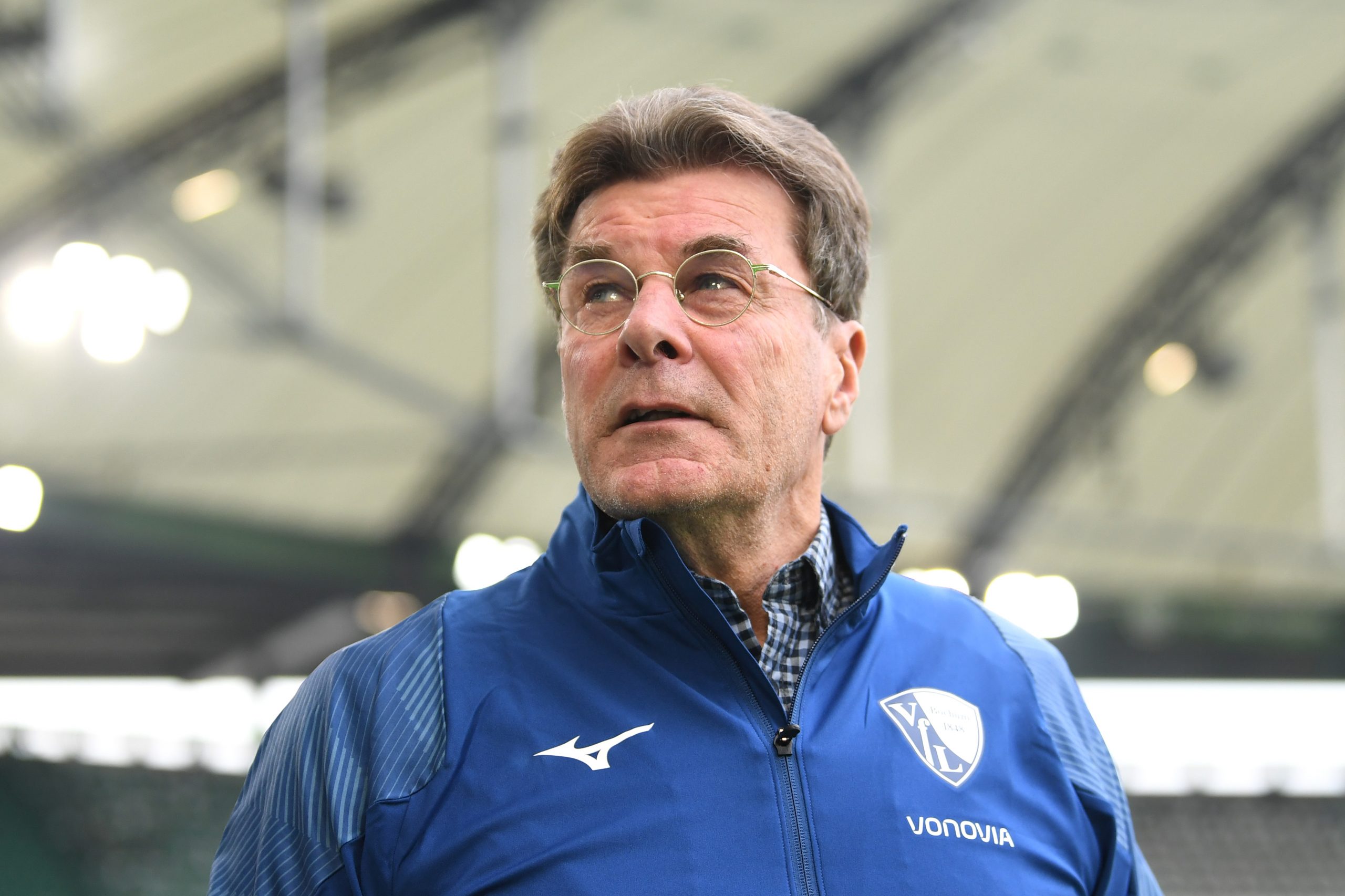 Hecking prolonge à Bochum et appelle à l’unité même chez les Ultras