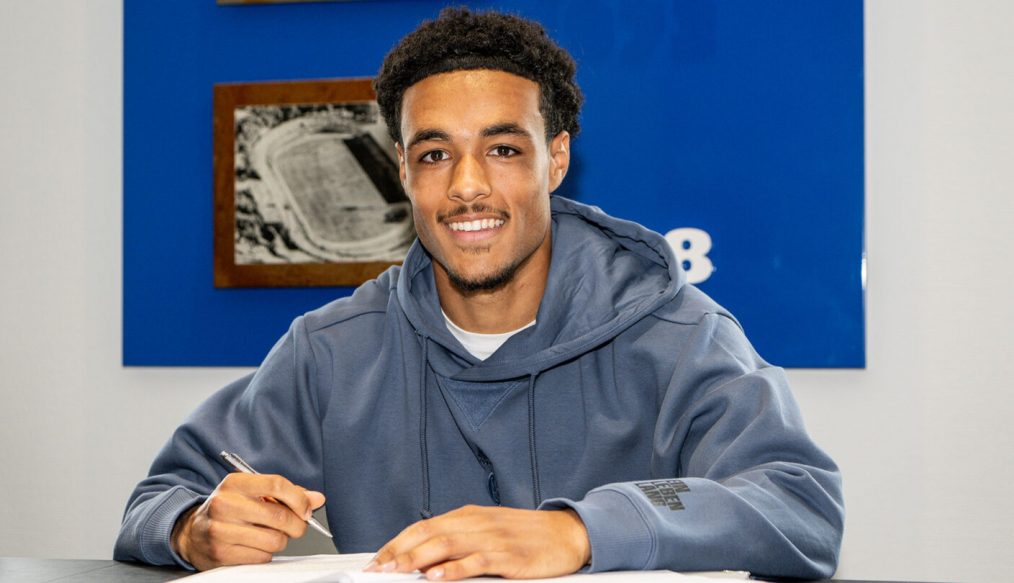 OFFICIEL : Tidiane Touré signe son premier contrat professionnel avec le FC Schalke 04