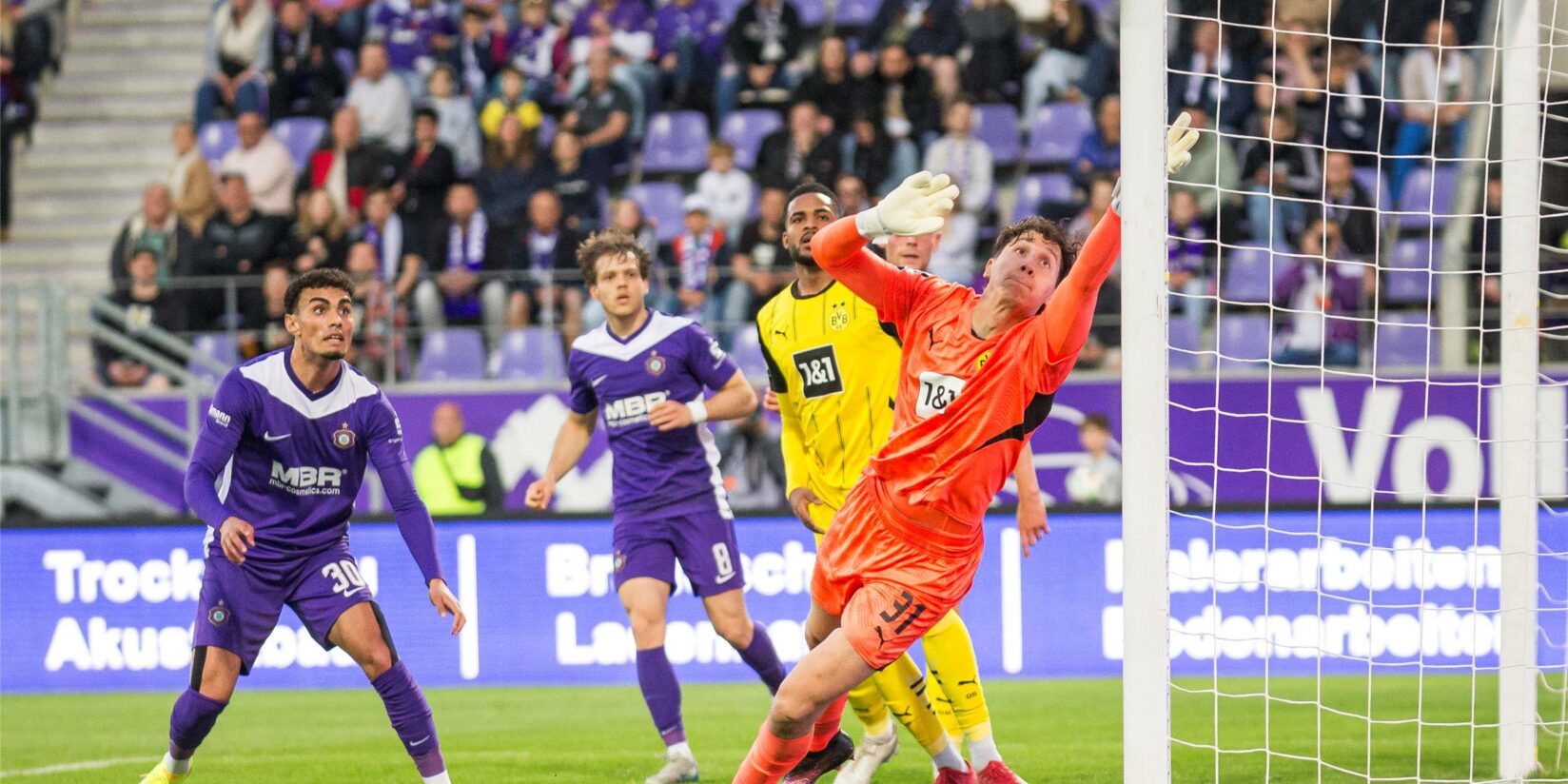 Le FC Erzgebirge Aue s’impose à Dortmund et fait un grand pas vers le maintien !