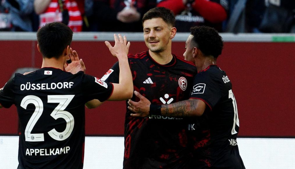 Düsseldorf s’impose en infériorité numérique face à Münster : le rêve de montée relancé !