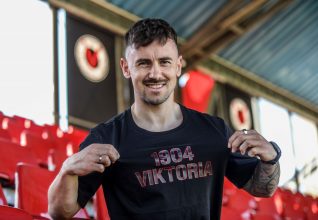 Simon Handle prolonge l’aventure avec le Viktoria Köln !