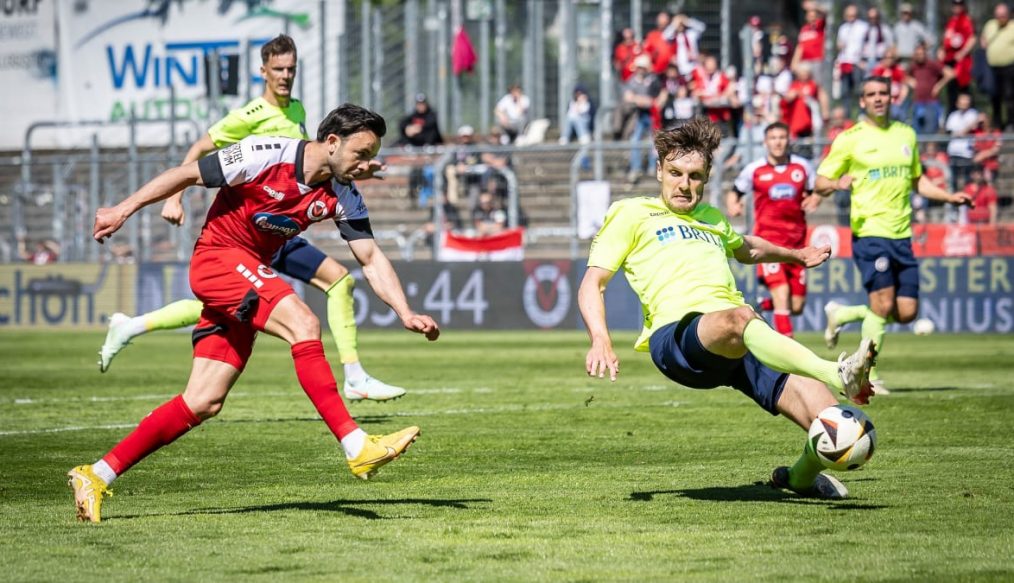 [VIDEO] L’entrée de Vrenezi change tout : le Viktoria Köln s’impose contre Wiesbaden !