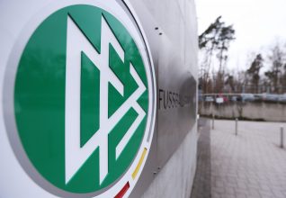 Coup dur pour le Hannover 96 : Boris Tomiak suspendu pour les deux derniers matchs !