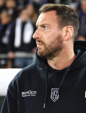 Affaire de la simulation : Mitch Kniat dément toute consigne donnée à son gardien contre Köln