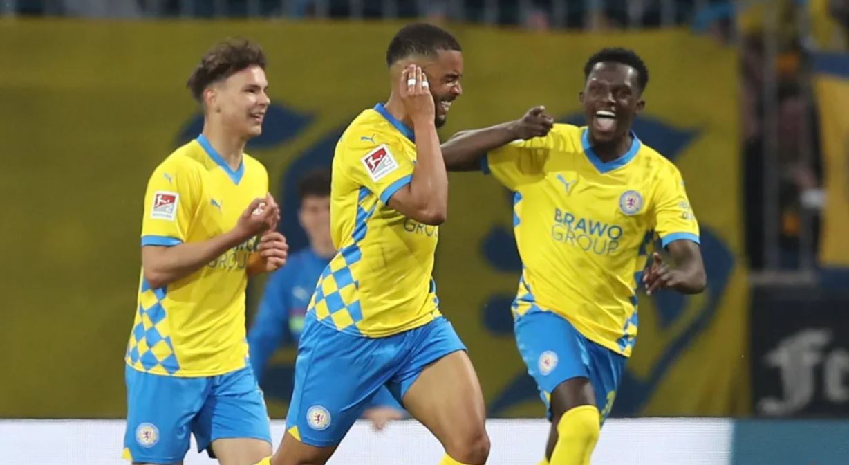 0-1, 1-1, 1-2 et finalement 3-2 en faveur de Braunschweig, qui renverse le SC Paderborn !
