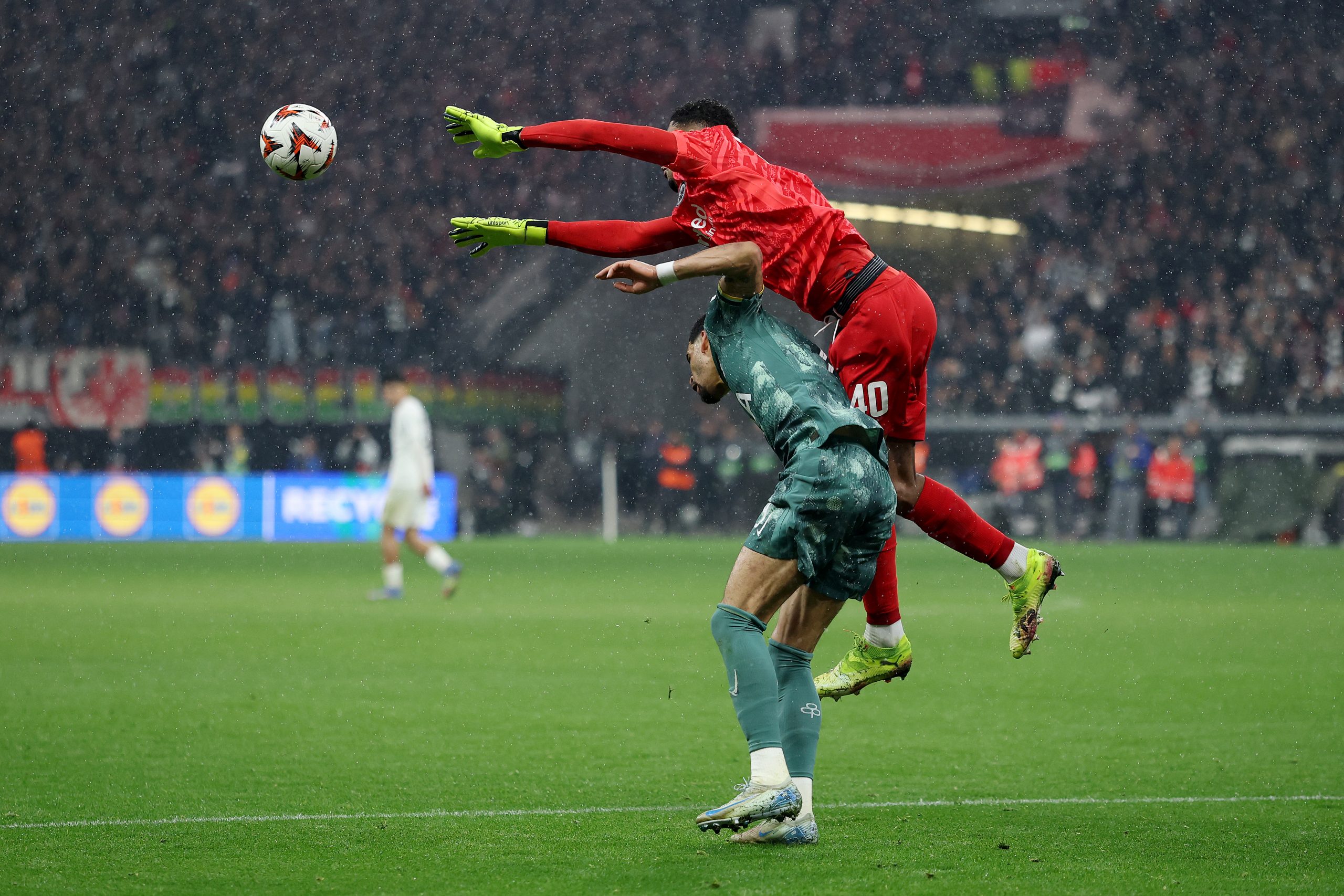 Terrible nouvelle pour Kaua Santos après sa blessure face à Tottenham, Kevin Trapp sur le retour