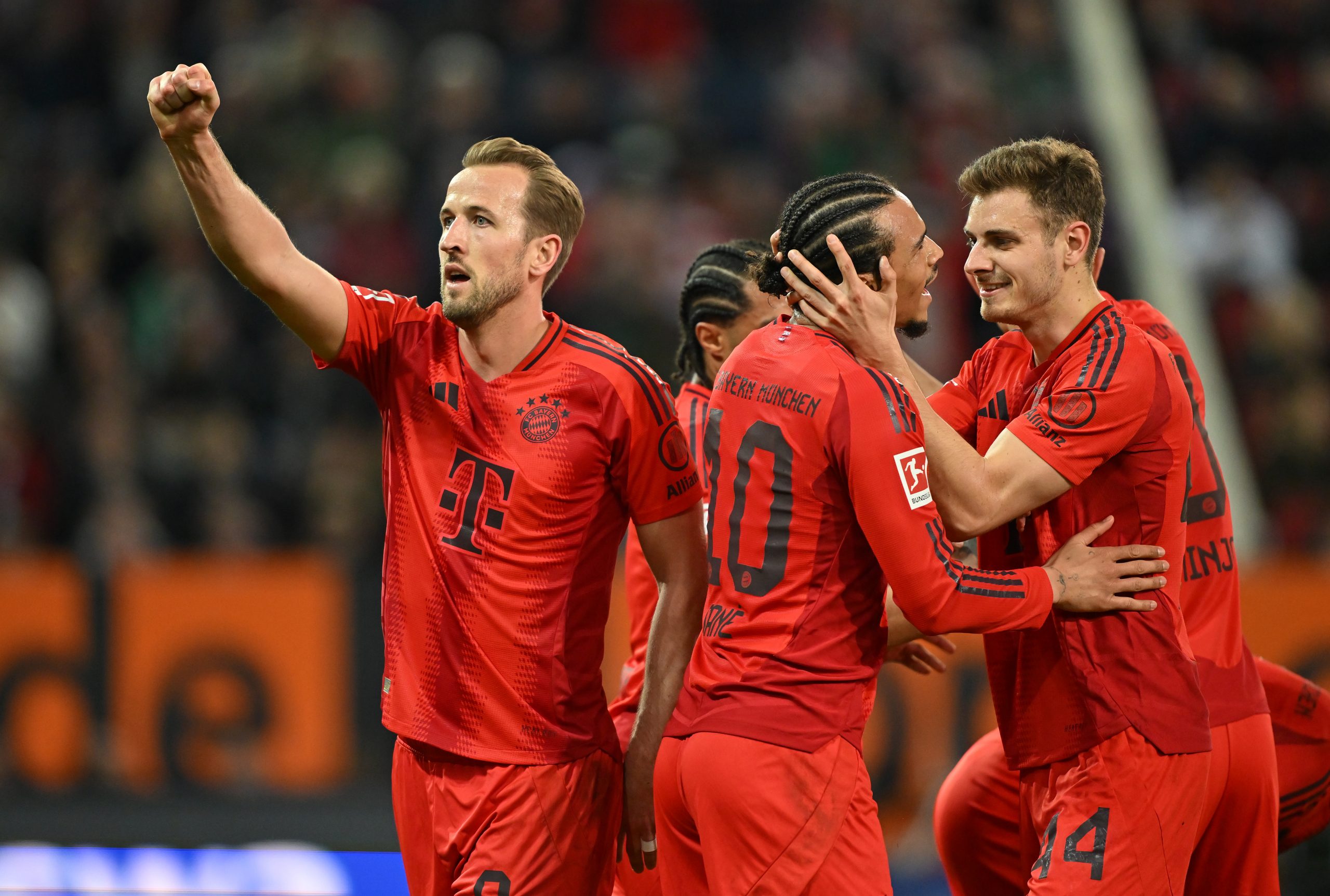 Le Bayern s’impose dans son derby face à Augsburg, Sané claque un record !