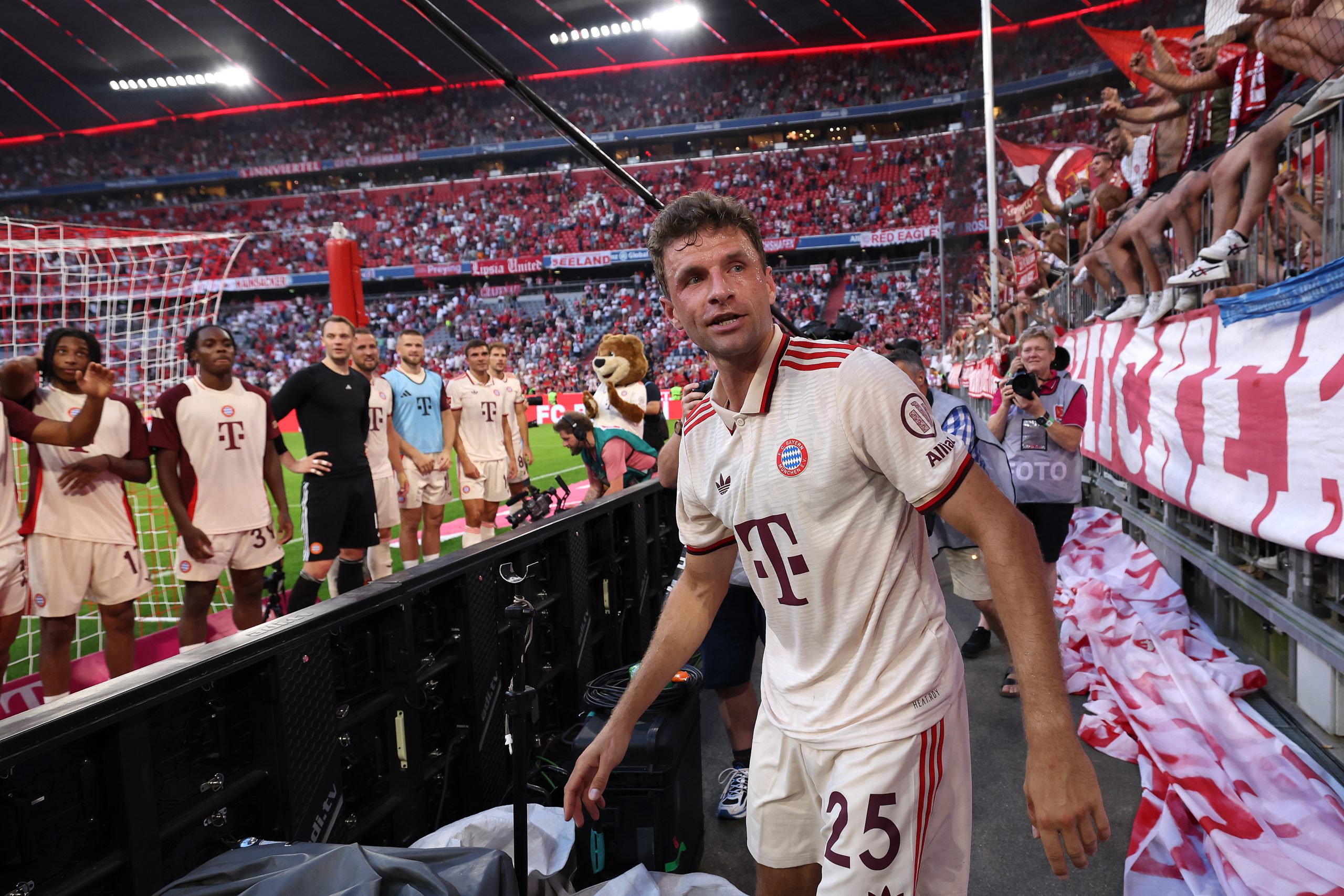 Thomas Müller annonce son départ du Bayern : la fin d’un chapitre légendaire