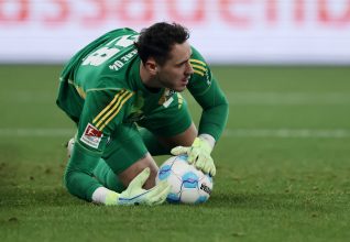 Mauvais perdant ? Quand le gardien du SSV Ulm se moque de celui du FC Schalke 04