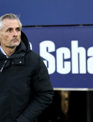 Schalke 04 : le coach critique ouvertement le club, la réponse ne tarde pas !