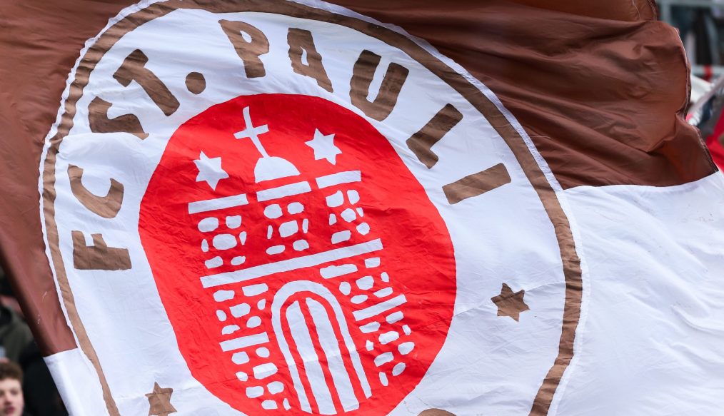 Sankt Pauli sanctionné : près de 50 000 € d’amende pour usage de pyrotechnie !