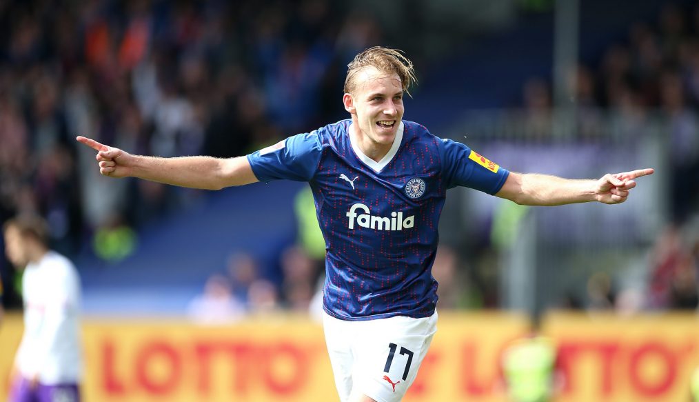 OFFICIEL : Schalke 04 enregistre sa première recrue estival !