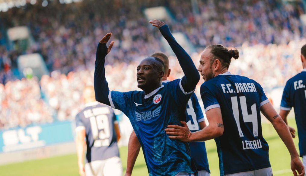 [VIDEO] Kinsombi a brillé, le Hansa Rostock a balayé Verl !