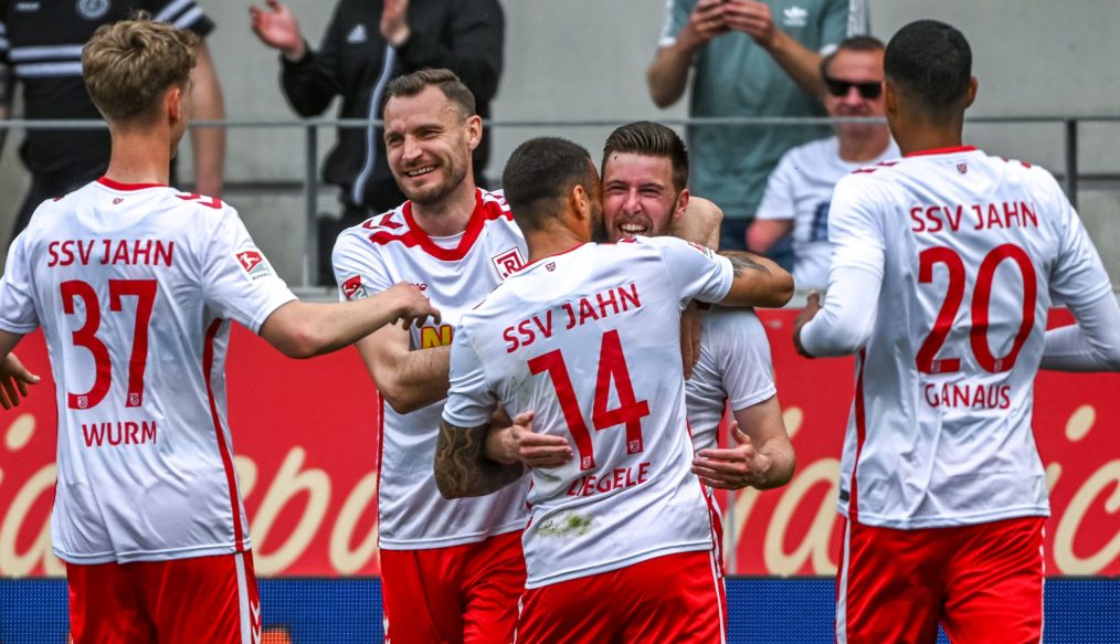 La saison noire continue, Schalke 04 chute à Regensburg !