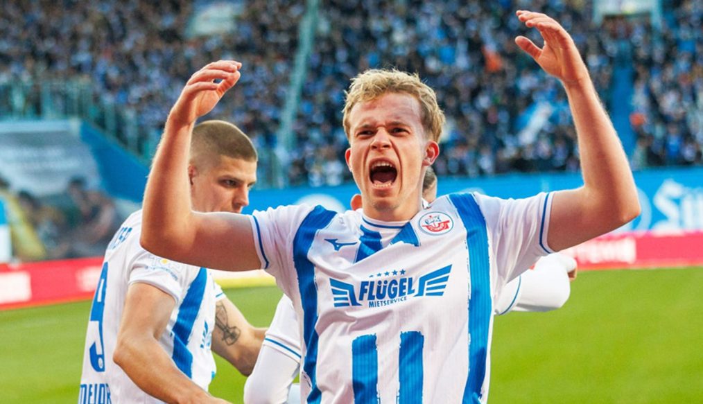 Le FC Hansa Rostock s’impose contre 1860 München et garde espoir pour la montée !