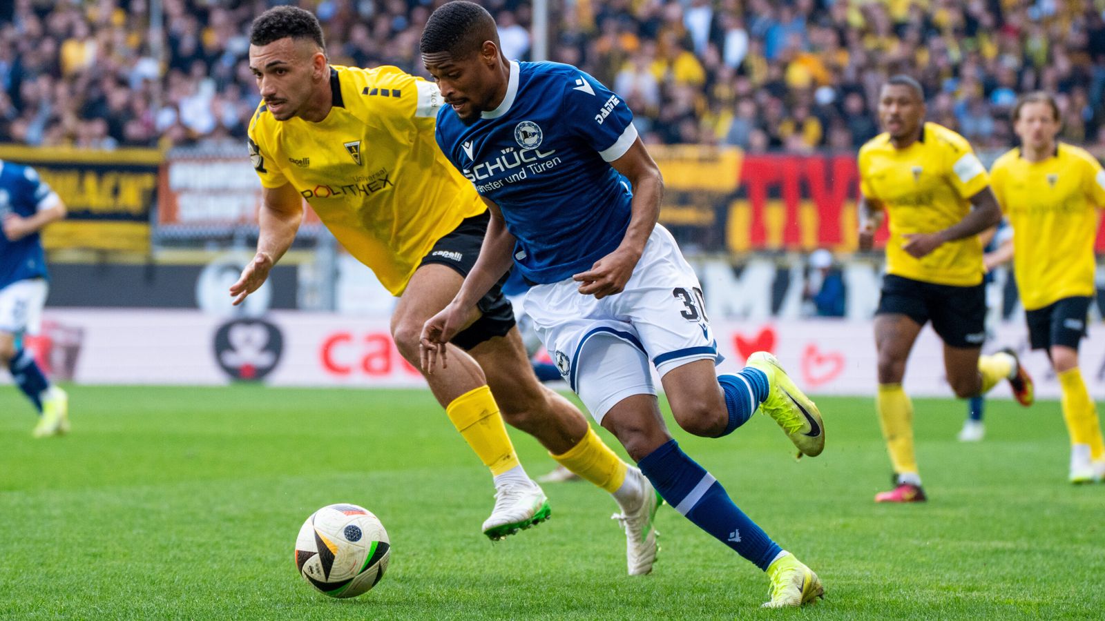 [VIDEO] Bielefeld s’impose à Aachen et monte sur le podium