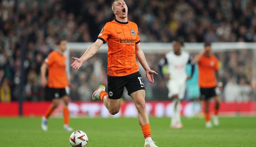 OFFICIEL : Rasmus Kristensen s’engage définitivement avec l’Eintracht Frankfurt !