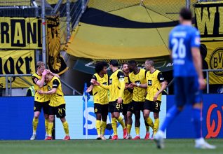 [VIDEO] A la 95ème minute, Anton arrache un succès précieux pour le Borussia Dortmund !