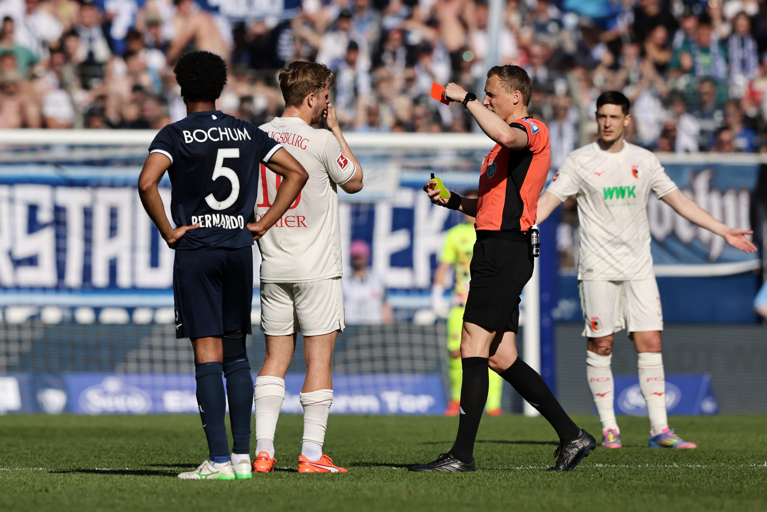 Arne Maier suspendu deux matchs après son carton rouge à Bochum !