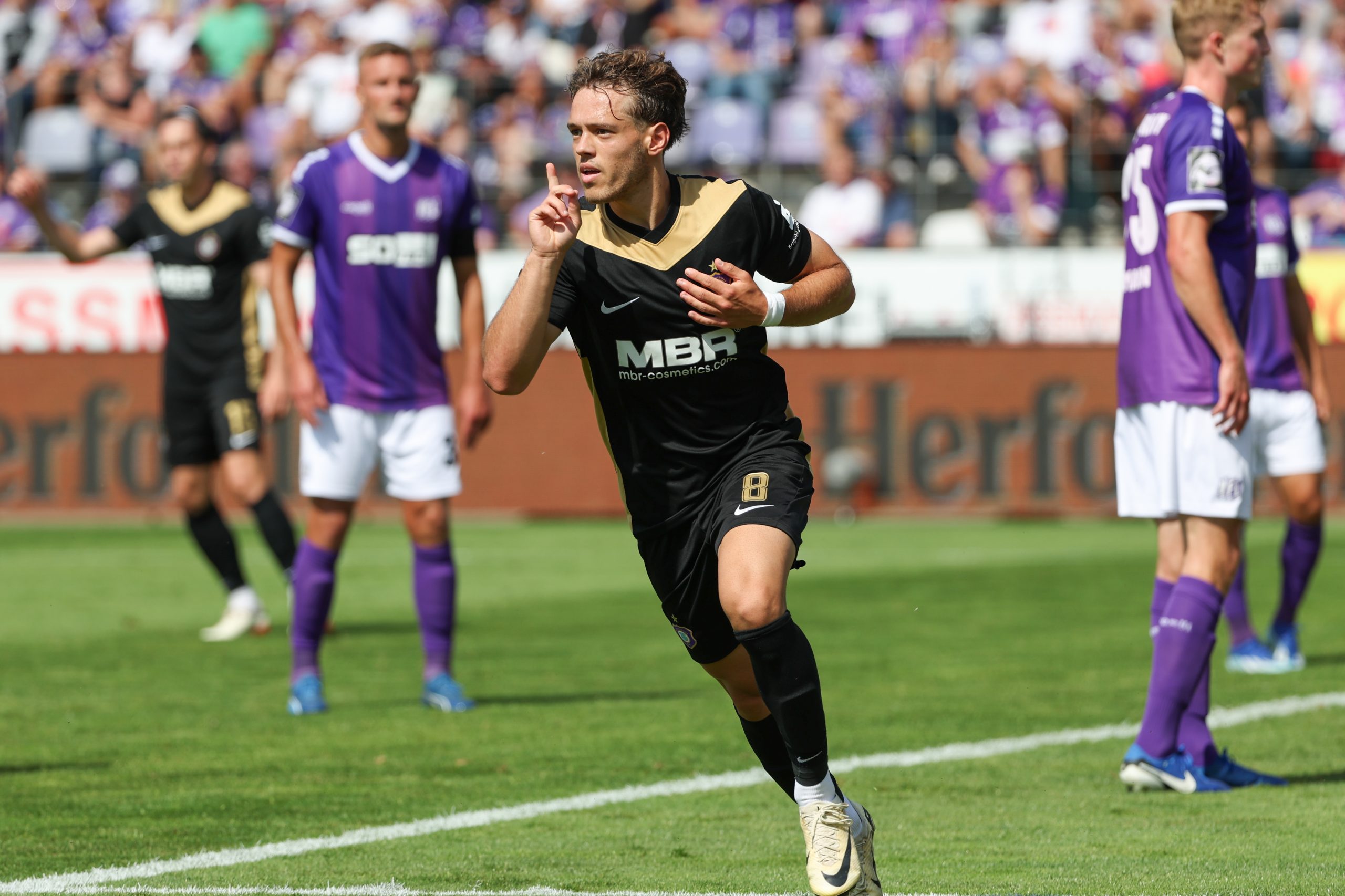 La pépite Mika Clausen concentré sur le FC Erzgebirge Aue malgré les convoitises ! La pépite Mika Clausen concentré sur le FC Erzgebirge Aue malgré les convoitises !