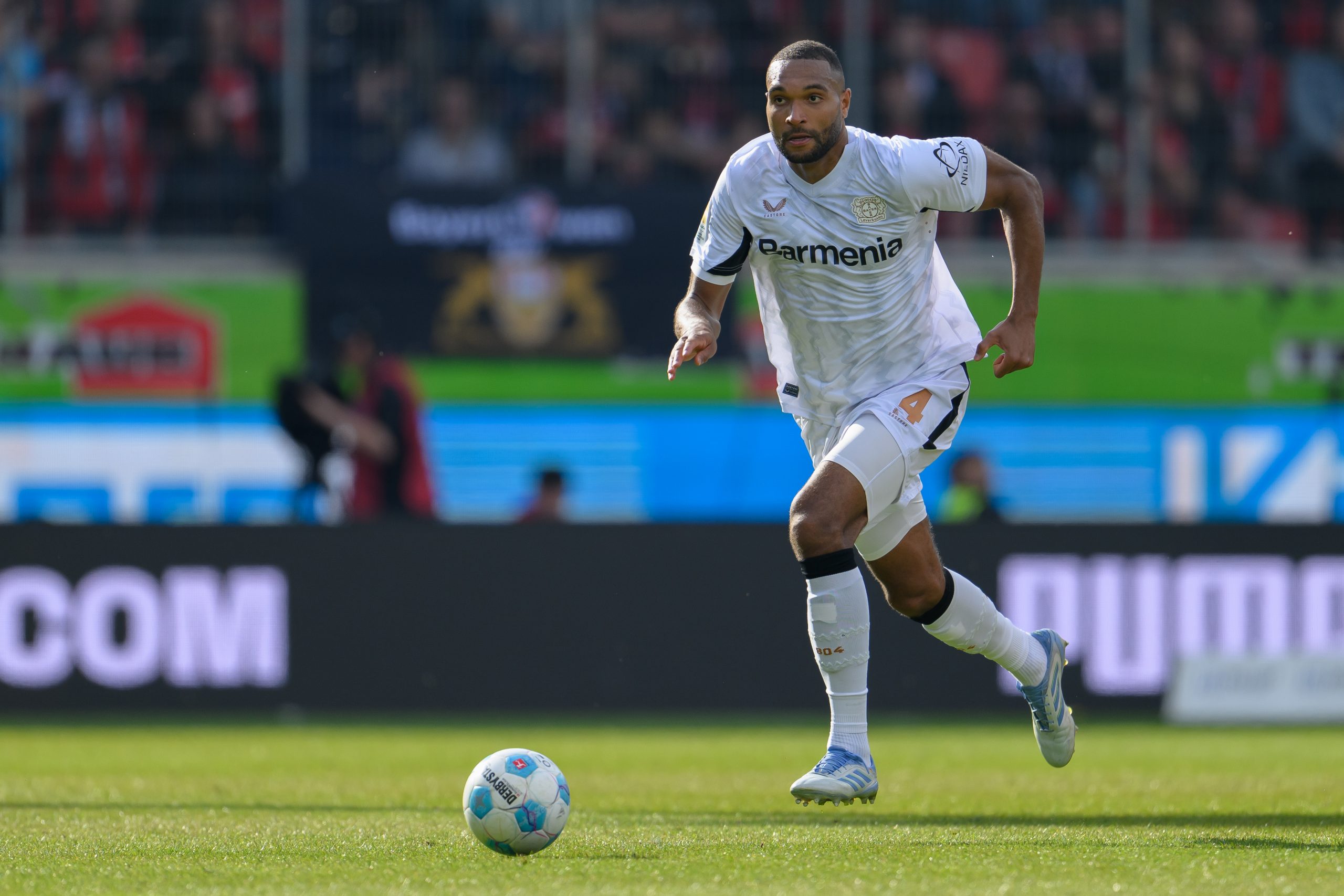 Jonathan Tah au Bayern dès la Coupe du Monde des clubs ? Leverkusen attend plusieurs millions