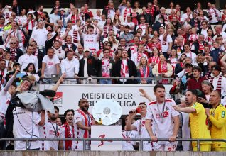 OFFICIEL : Linton Maina prolonge à Köln, « J’ai signé chez un club de Bundesliga ! »
