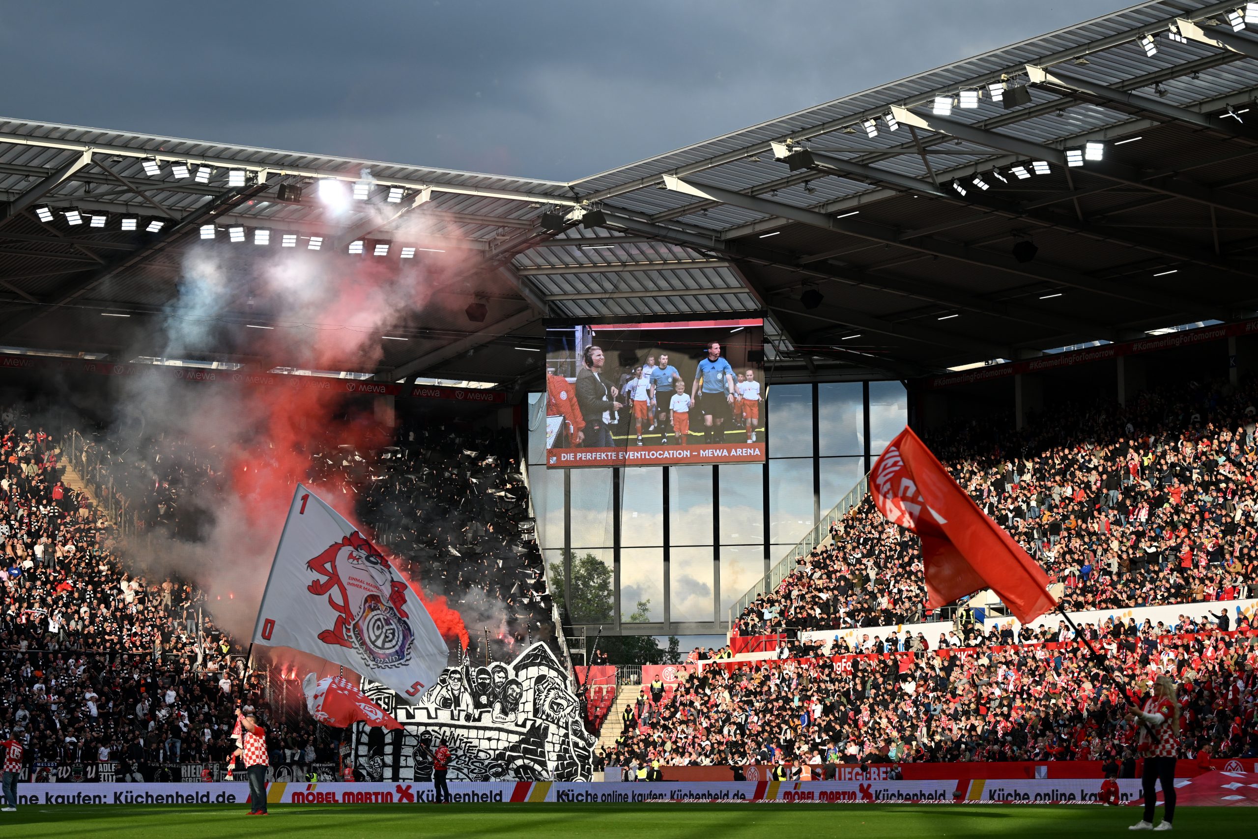 Des supporters de l’Eintracht Frankfurt frôlent l’incident grave à Mainz !