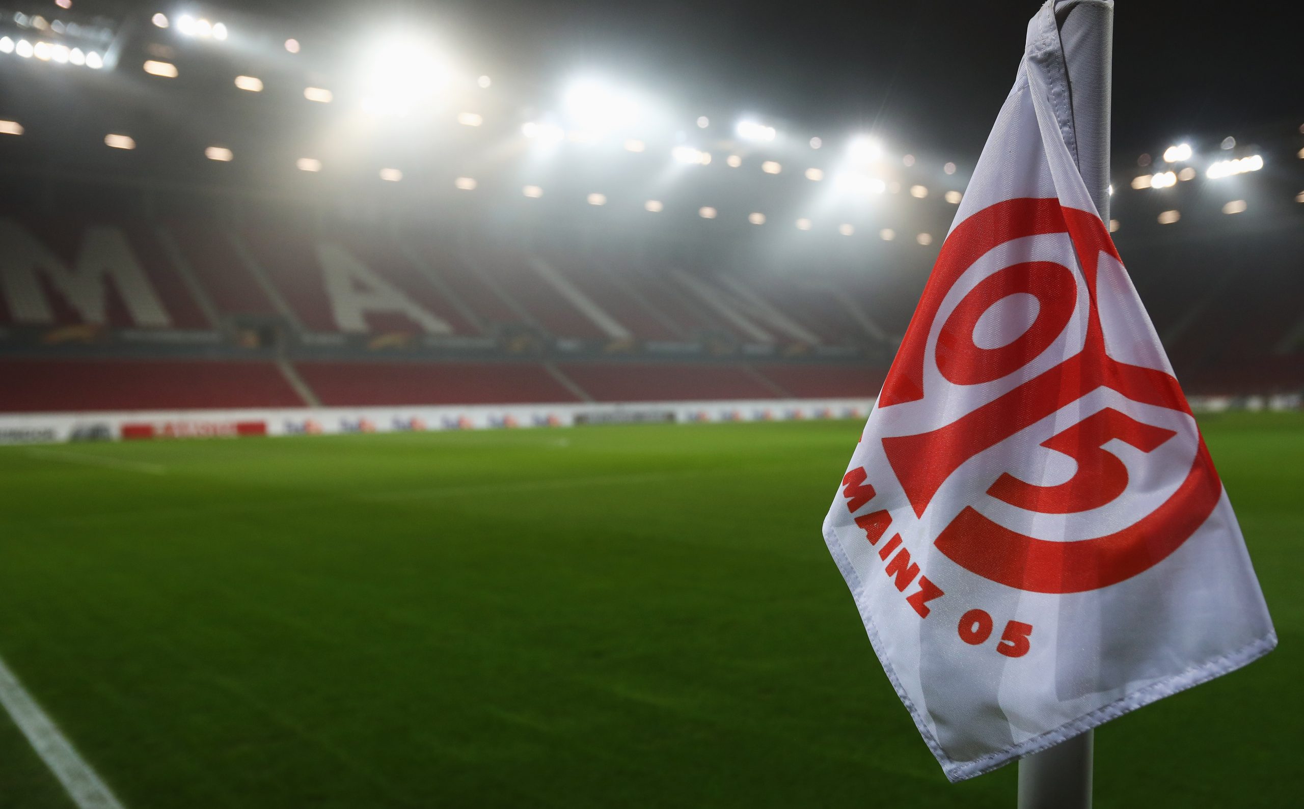 Maxim Dal gravement blessé à l’entraînement avec Mainz Maxim Dal gravement blessé à l’entraînement avec Mainz