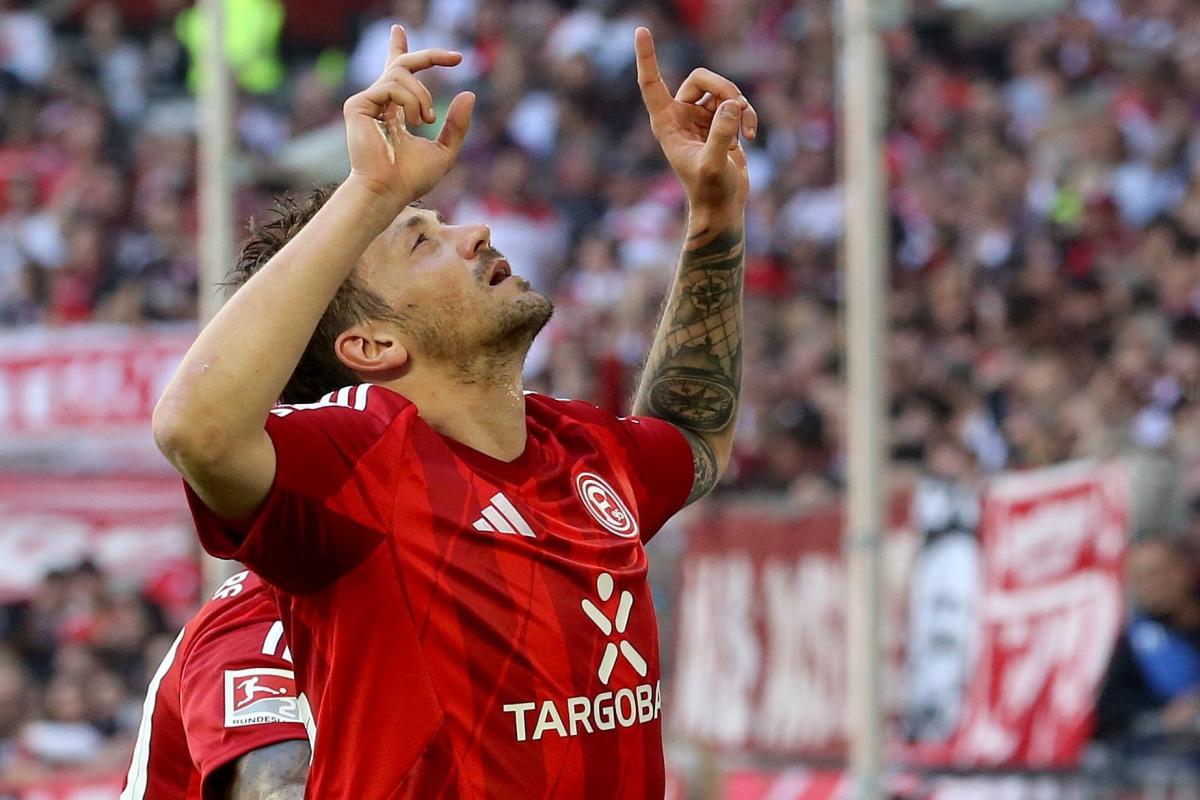Kownacki en larmes, Düsseldorf s’impose face au FC Schalke 04 et entretient l’espoir d’un retour en Bundesliga