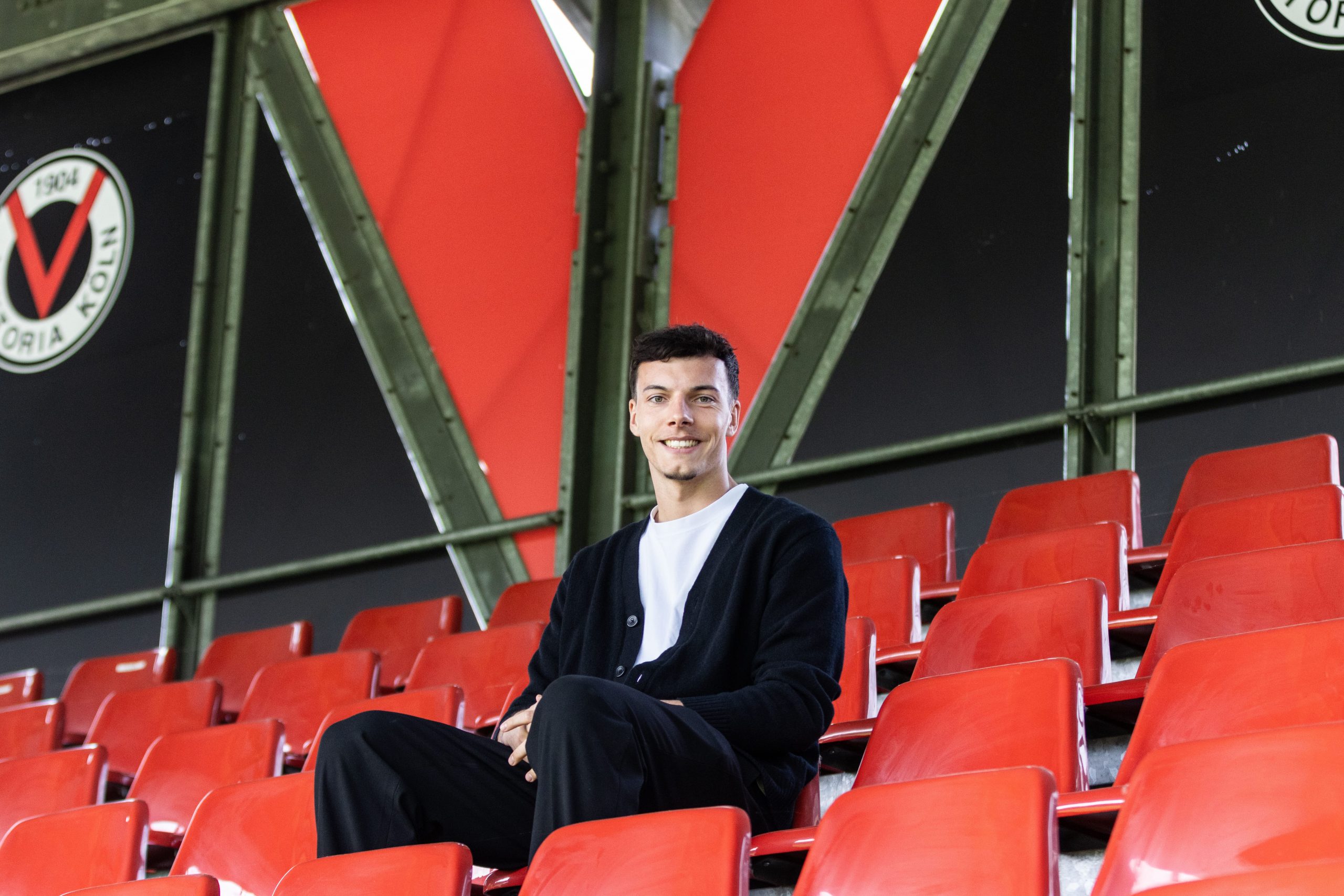 OFFICIEL : Arne Schulz s’engage au Viktoria Köln ! OFFICIEL : Arne Schulz s’engage au Viktoria Köln !