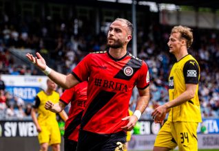 [VIDEO] Wiesbaden valide son maintien grâce à une victoire 4-2 contre le Borussia Dortmund II
