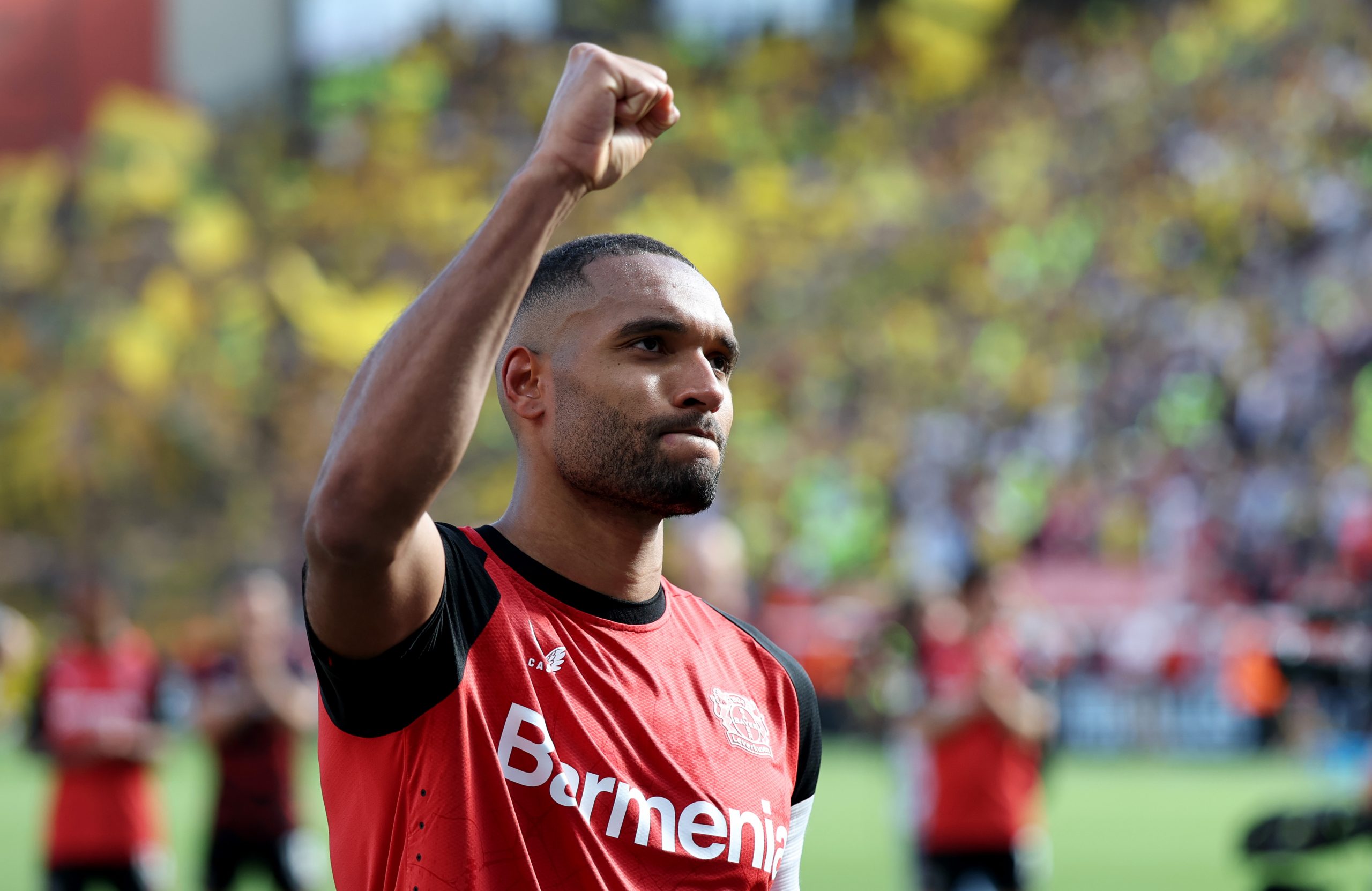 Xabi Alonso rend hommage à Jonathan Tah : « Le remplacer sera la clé »
