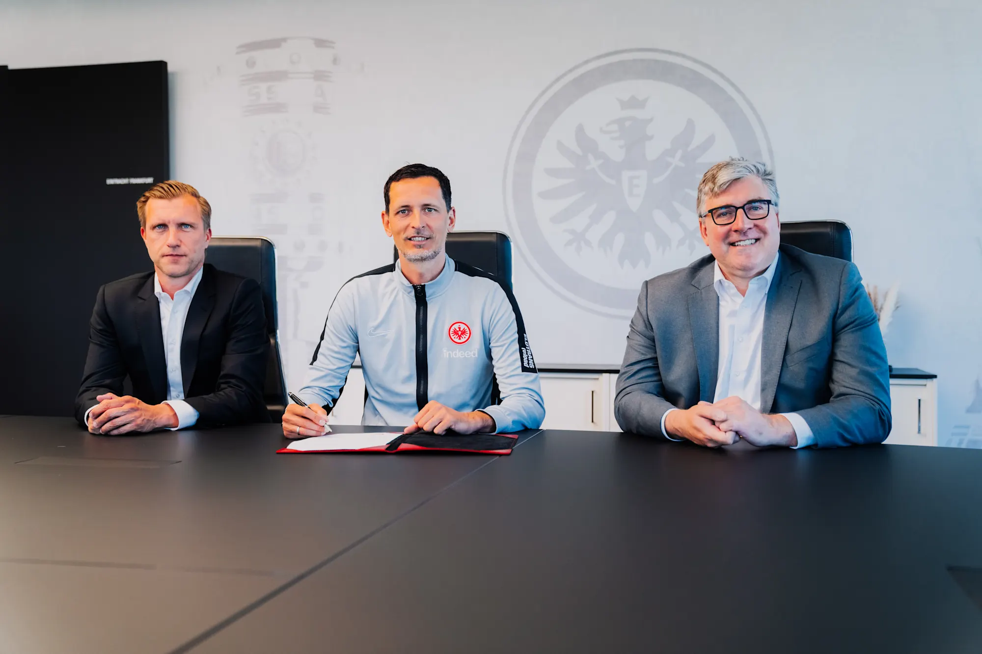 OFFICIEL : Dino Toppmöller prolonge à l’Eintracht Frankfurt jusqu’en 2028