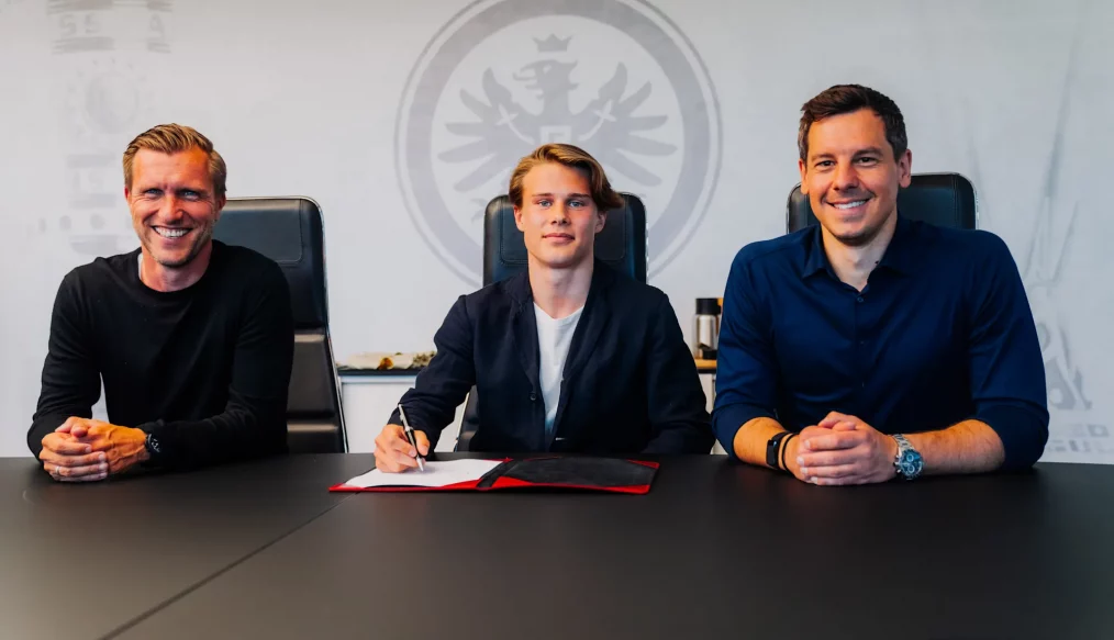 OFFICIEL : Love Arrhov, l’un des plus grands espoirs Suédois, rejoint l’Eintracht Frankfurt !