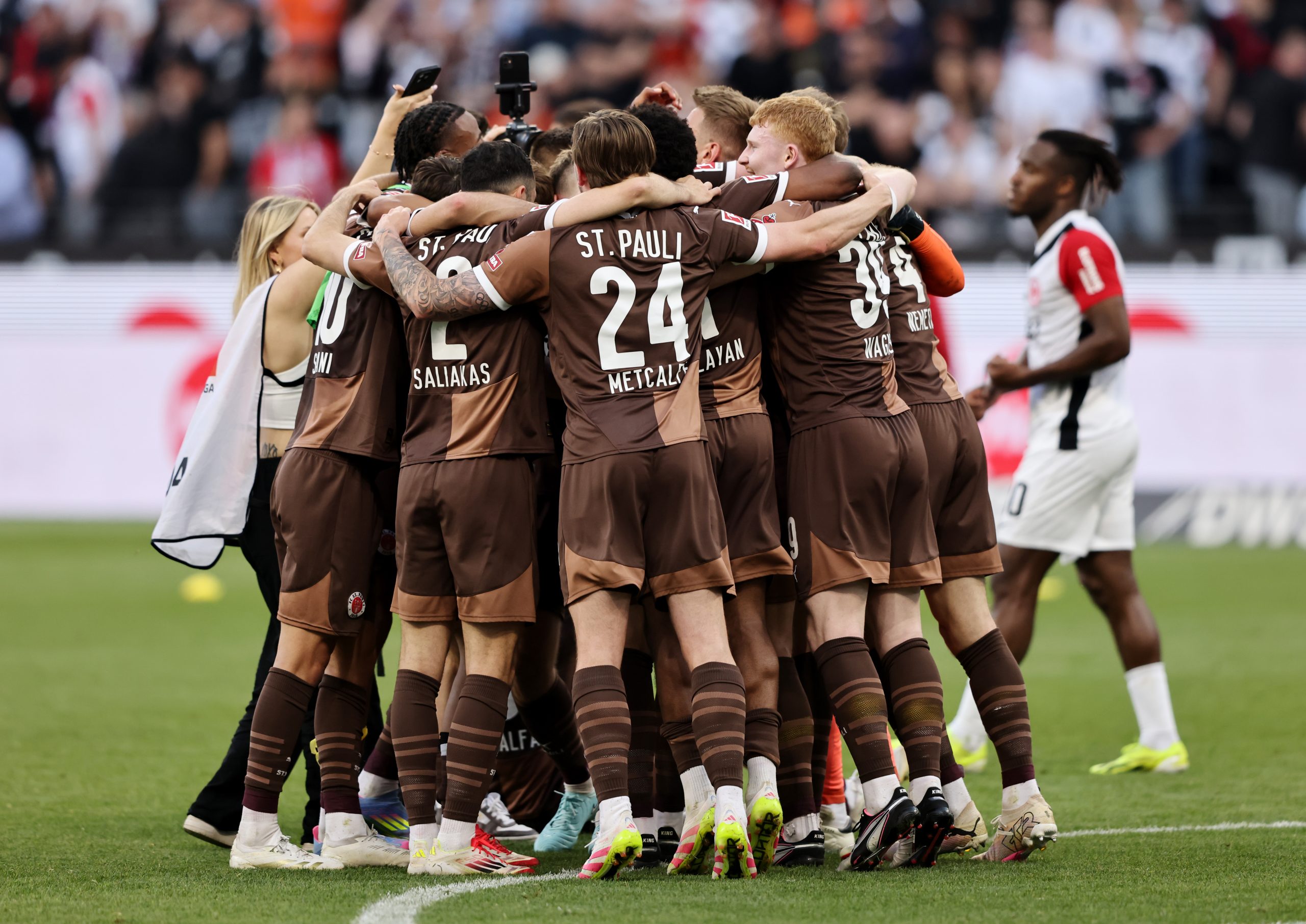 Sankt Pauli a quasiment validé son maintien grâce à un nul solide à Frankfurt