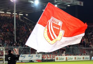 Tensions à Cottbus : « Il a un casier et les gars ont effacé le K de son nom. Maintenant, il est juste écrit rauß »