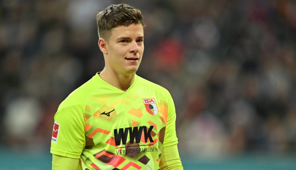 OFFICIEL : Finn Dahmen prolonge son contrat avec le FC Augsburg jusqu’en 2027