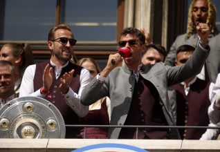 Thomas Müller chambre (encore) : « Le voyage à Ibiza ? Certaines équipes devraient prendre exemple »