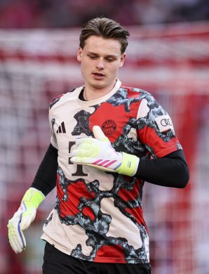 Jonas Urbig en route pour un doublé historique