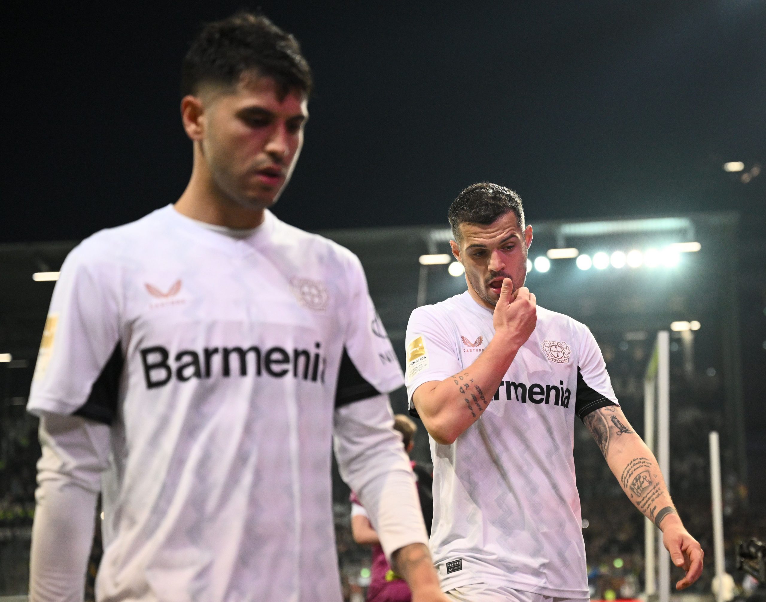 Après le nul contre Freiburg, Granit Xhaka agacé félicite le Bayern et promet de revenir plus fort