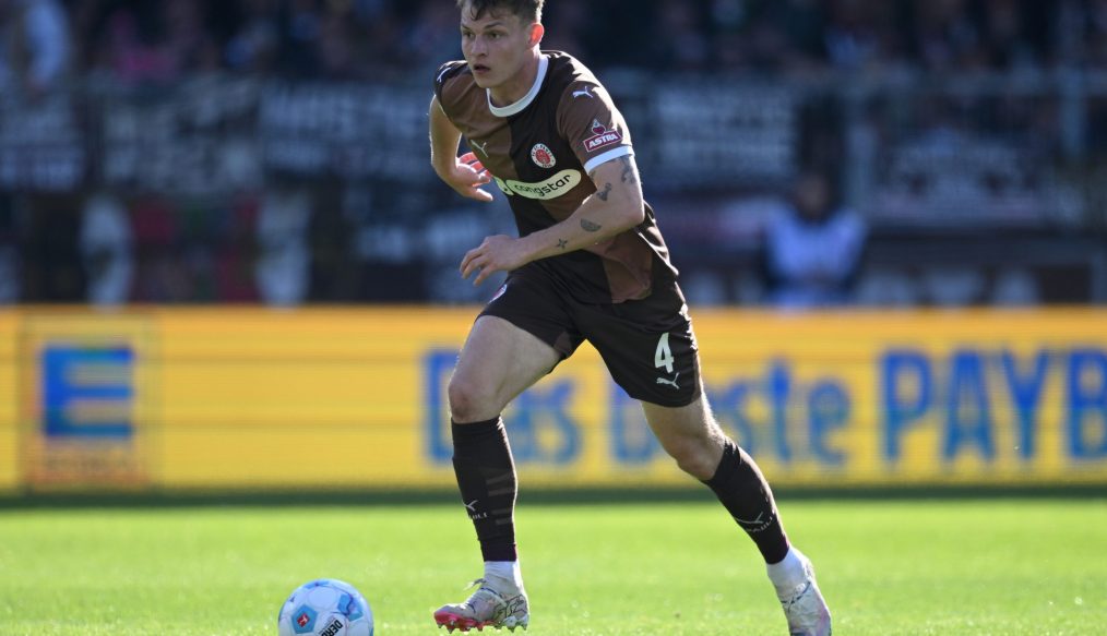 Sankt Pauli prolonge David Nemeth : le défenseur autrichien récompensé pour sa montée en puissance