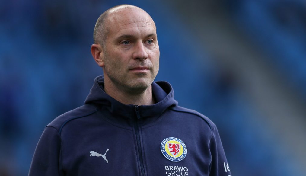 Braunschweig s’effondre à Nürnberg et file en barrages : Scherning sur la sellette ?