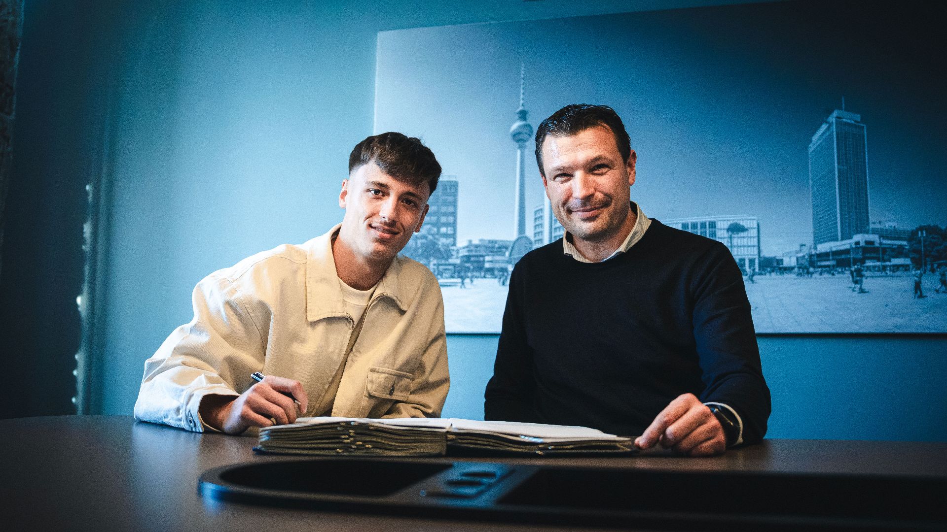 OFFICIEL : Le Hertha parie sur l’avenir, Dion Ajvazi signe jusqu’en 2027 !