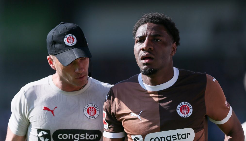 Tensions à Sankt Pauli : Afolayan critique ouvertement Blessin et envisage un départ !