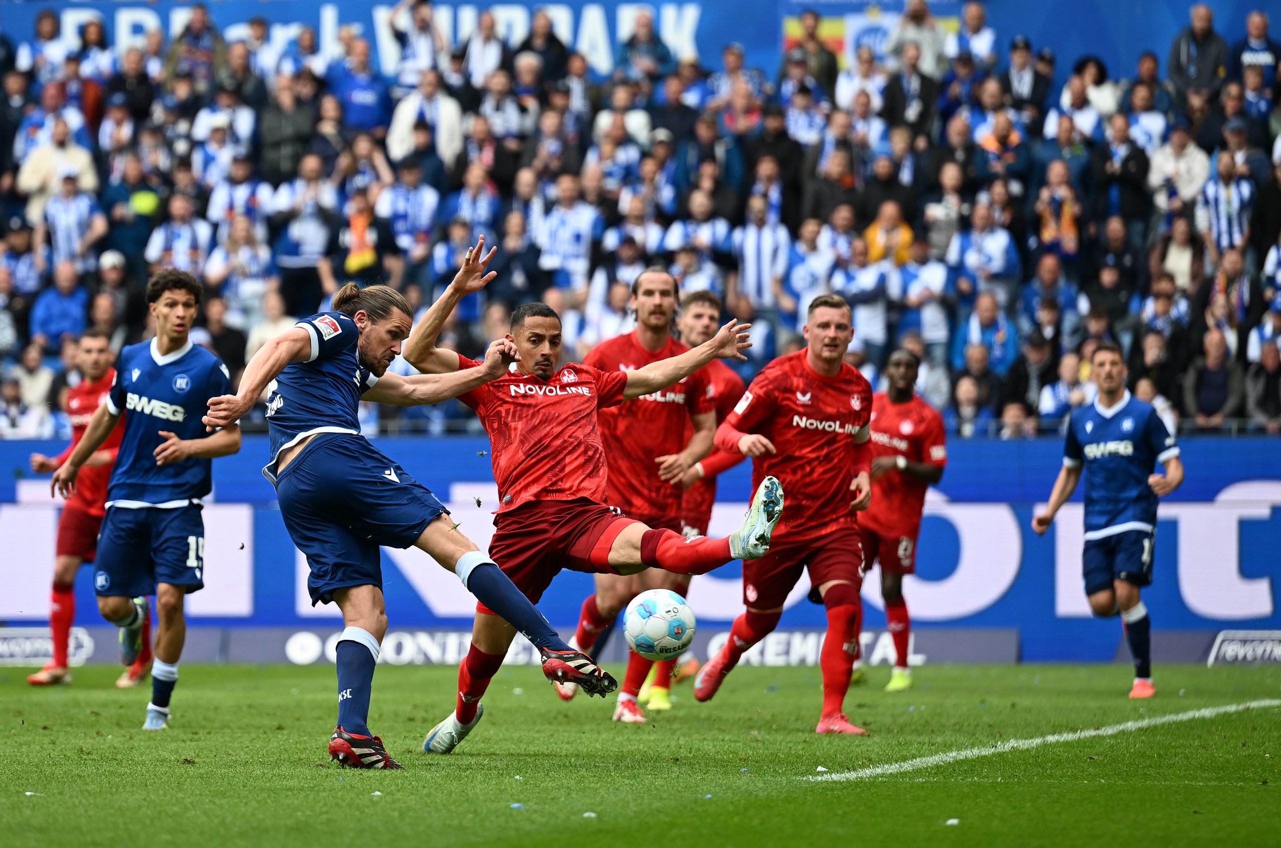 Kaiserslautern arrache un nul à Karlsruhe mais reste à distance du top 3 !