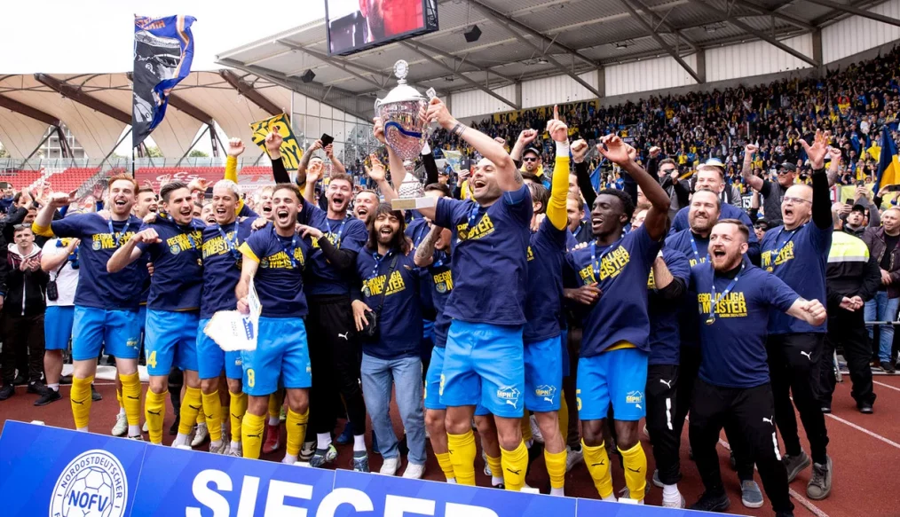 Le Lokomotive Leipzig sacré champion : un collectif animé par le rêve de montée !