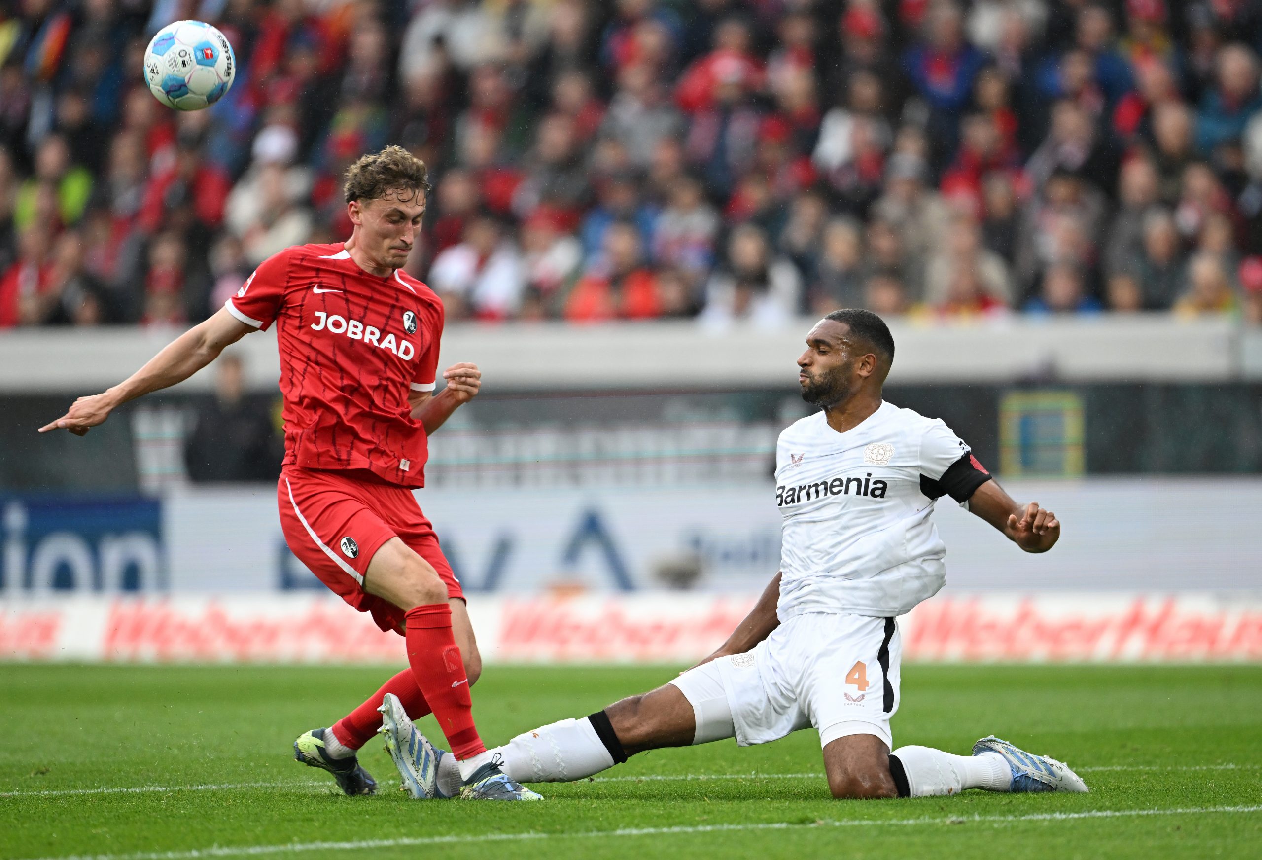 Leverkusen arrache le nul à la dernière seconde contre Freiburg grâce à Jonathan Tah !